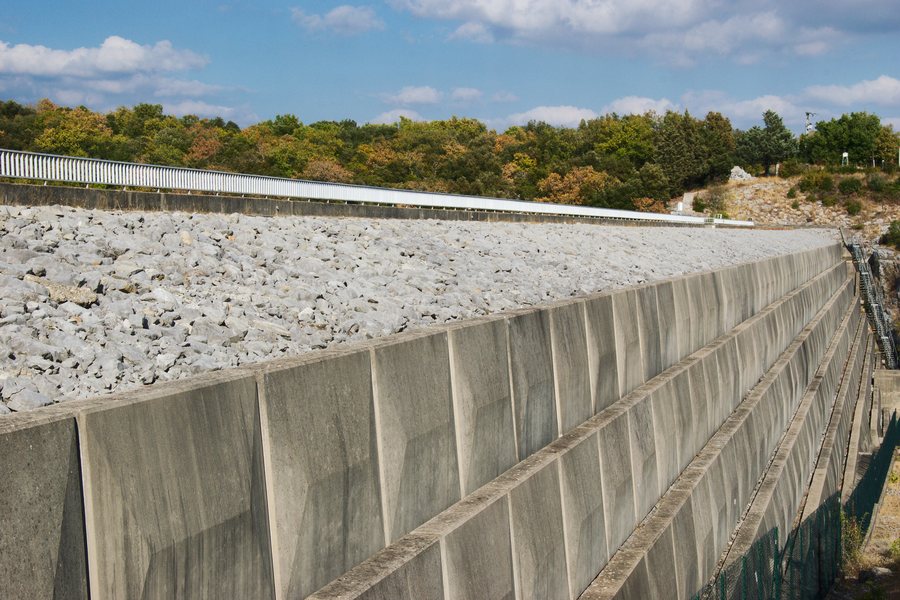 File:Barrage de Conqueyrac ( 3 ).jpg