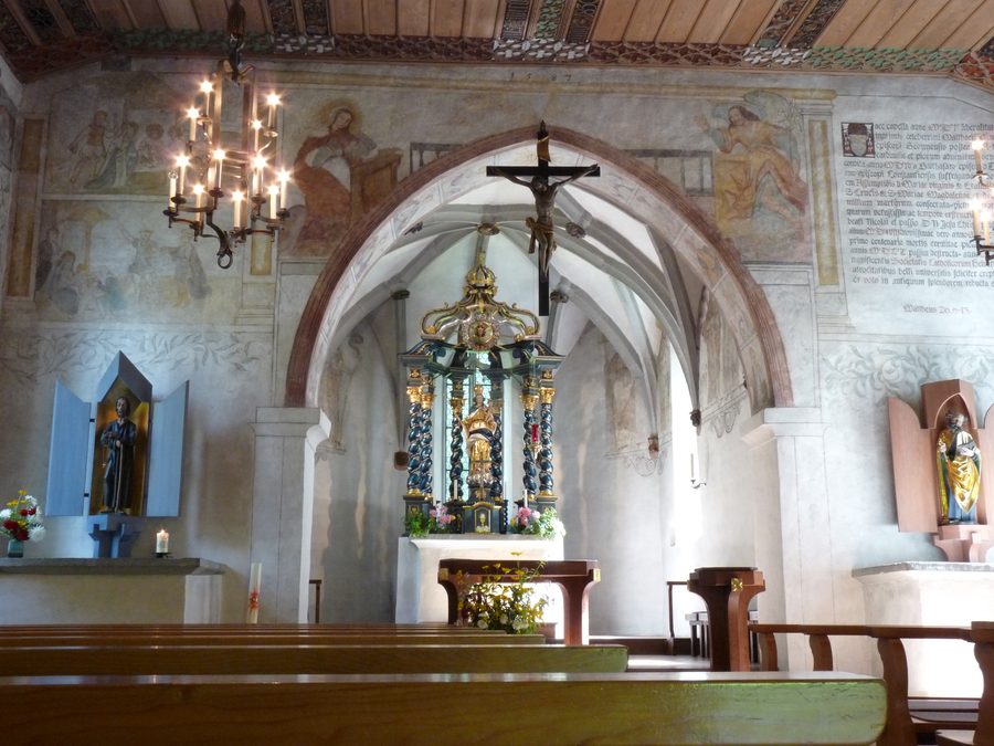 Interior view of the lower chapel in Flüeli-Ranft