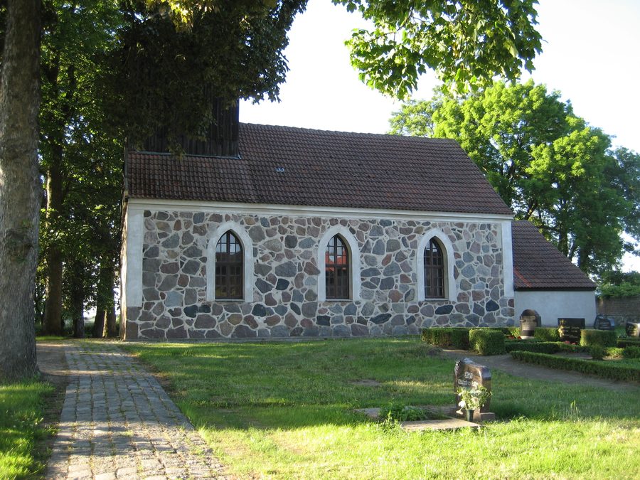 Feldsteinkirche in Polzow aus südlicher Richtung