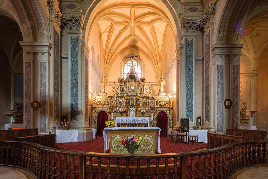 File:Chœur de l'église Saint-Étienne, Saint-Étienne-de-Tinée, France.jpg