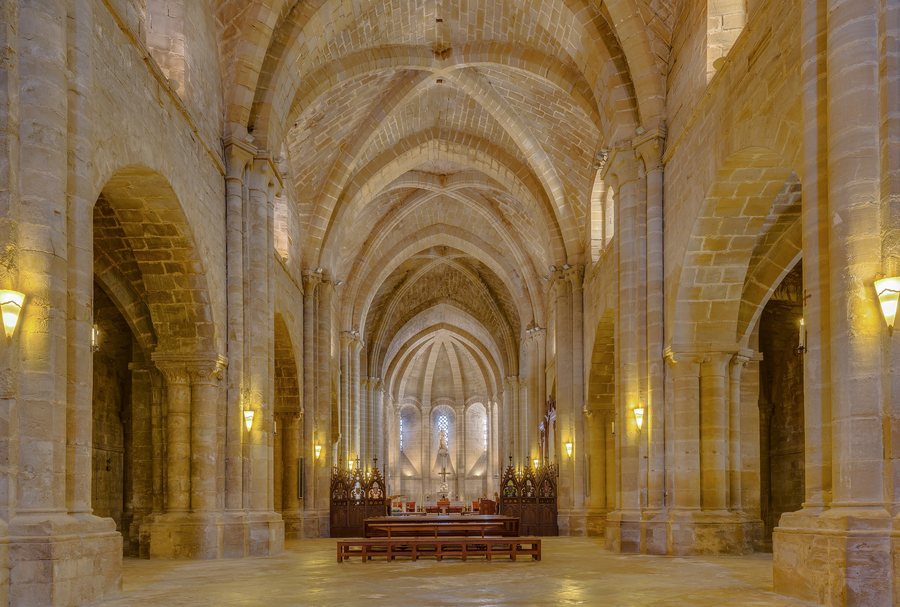 File:Monasterio de la Oliva, Carcastillo, Navarra, España, 2015-01-06, DD 10-12 HDR.JPG