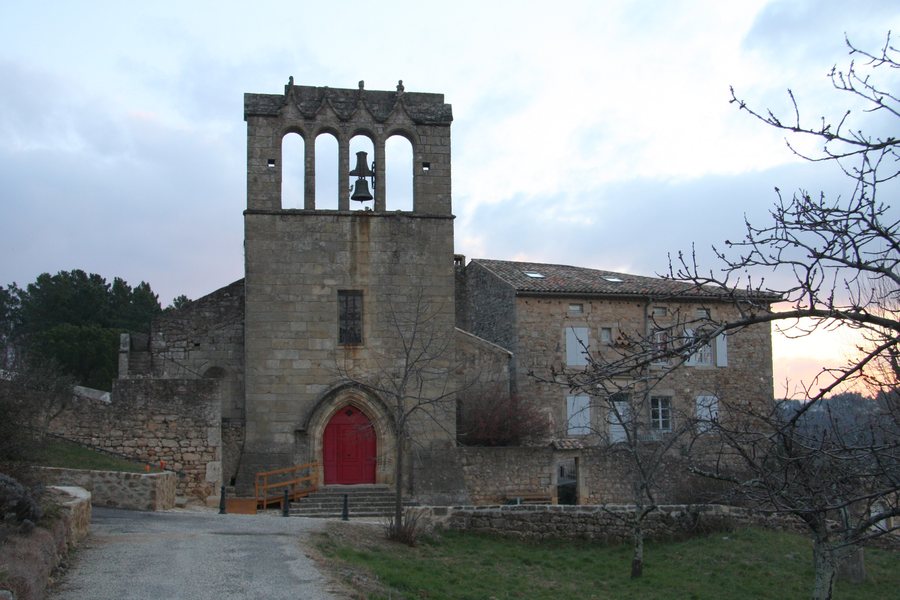 File:Facade église romane de Mercuer.JPG