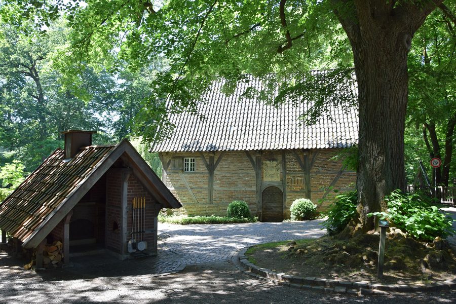 Westansicht der denkmalgeschützten Haarmühle bei Ahaus-Alstätte