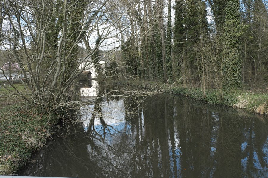 Moulin on the banks of the Essonne at Gironville-sur-Essonne, in the département of Essonne
