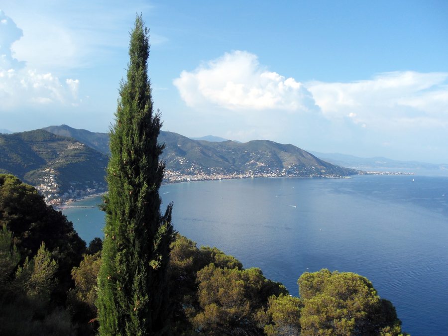 Alassio von Capo Mele aus gesehen