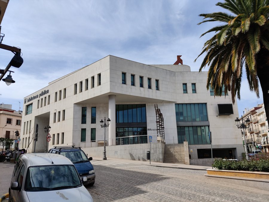 File:Biblioteca Pública Municipal, Priego de Córdoba.jpg