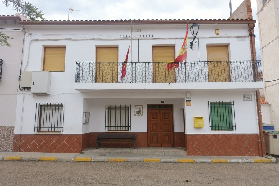 File:Ayuntamiento de Fuentelespino de Haro.jpg