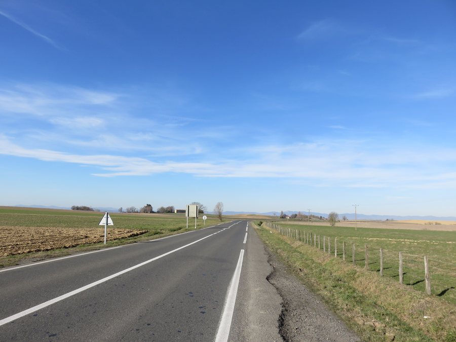 File:Civrieux (Ain) - RD4 direction Reyrieux (fév 2019).jpg