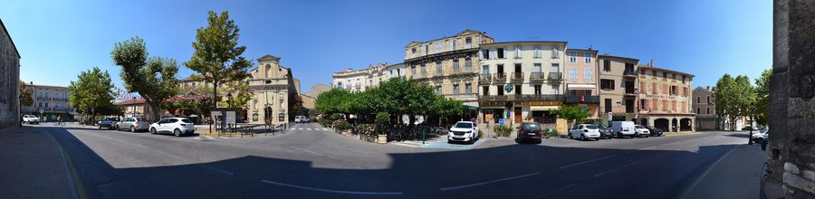 File:Forcalquier Place du Bourget.jpg