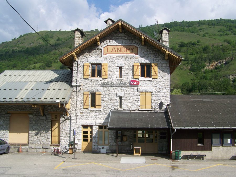 Facade of the Landry railway station in Savoie