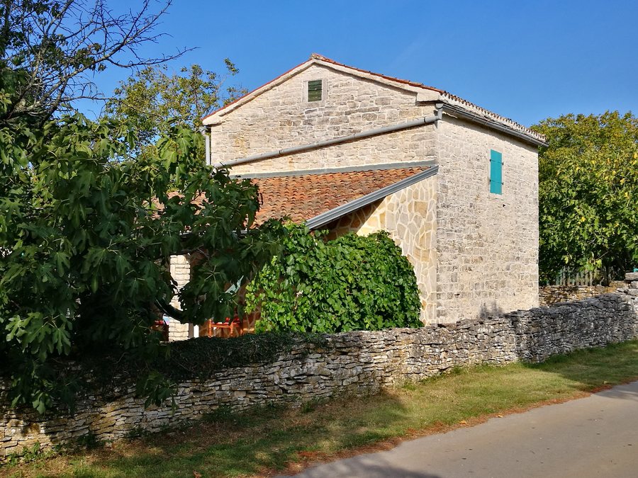 File:HR-036-Kanfanar-Kurili - country house 021.jpg
