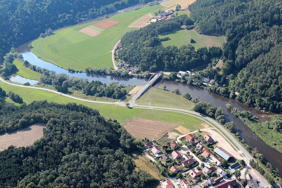 Stefling on the Regen River with ferry crossing and Weißenhof near Nittenau