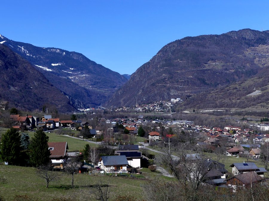 File:Grand-Aigueblanche depuis Le Bois en hiver (février 2026).JPG