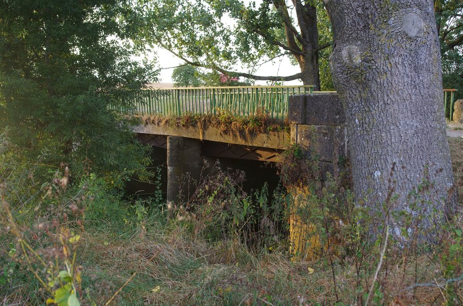 File:Brücke Lahayville.jpg