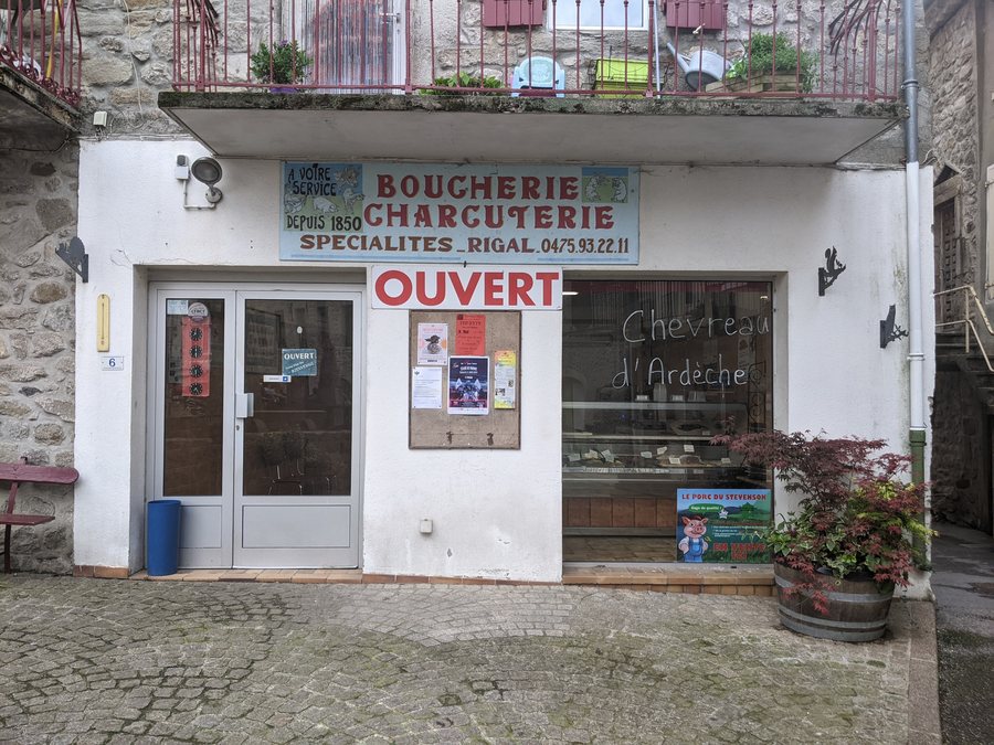 File:Jaujac - Boucherie-charcuterie (avr 2023).jpg