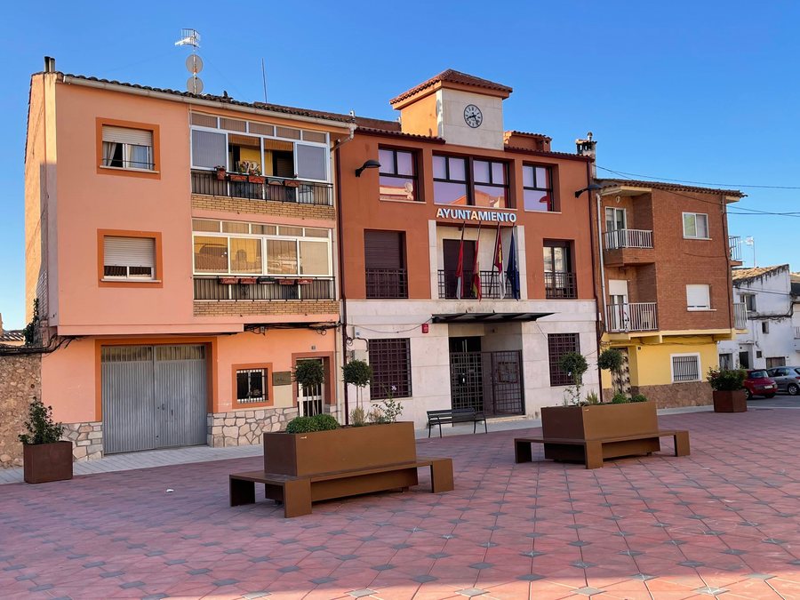 File:Ayuntamiento de Villar de Olalla.jpg