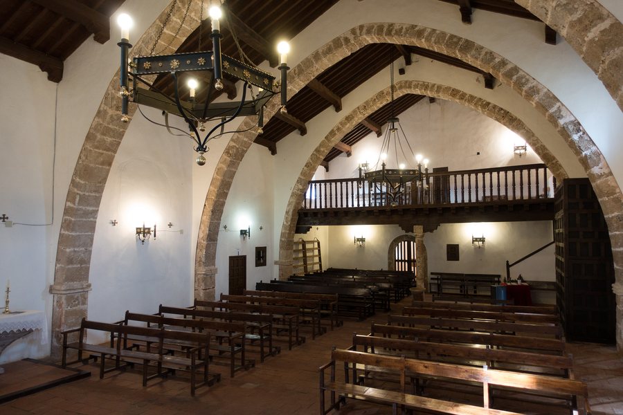 File:Parish church of Riopar Viejo 1.jpg