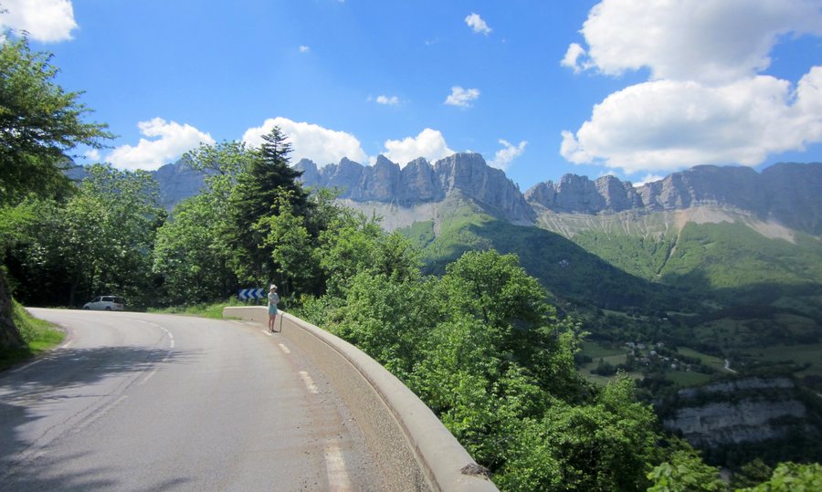 File:Route D8A near Saint-Guillaume. Dép. de l'Isère, France. - panoramio.jpg