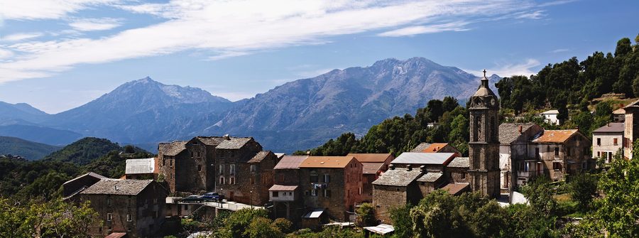Panorama of Bustanico with mountain landscape in the background