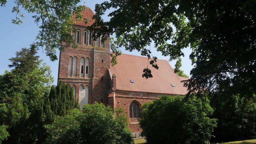 File:St.-Margarethen-Kirche (Patzig) Süd.jpg