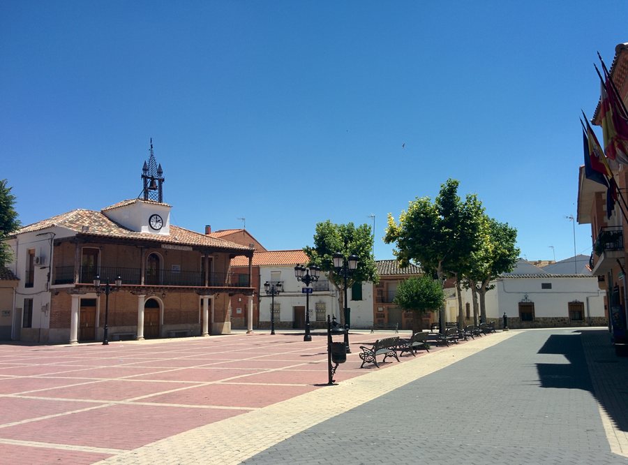 File:Ayuntamiento de Numancia de la Sagra 01.jpg