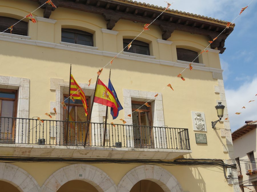 File:Casa consistorial de Sarrión (España), año 2024.jpg
