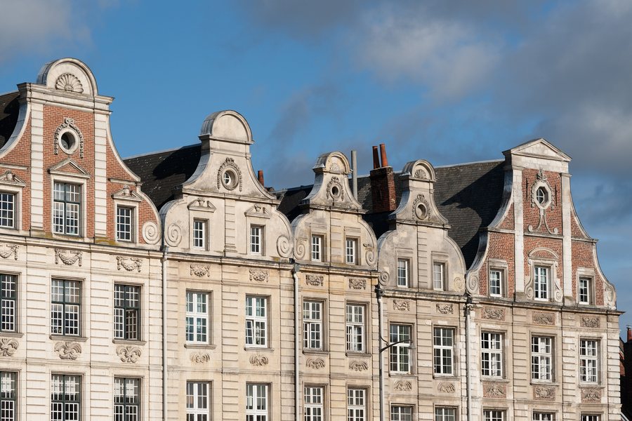File:20150915 Arras GrandePlace DSC05638 PtrQs.jpg