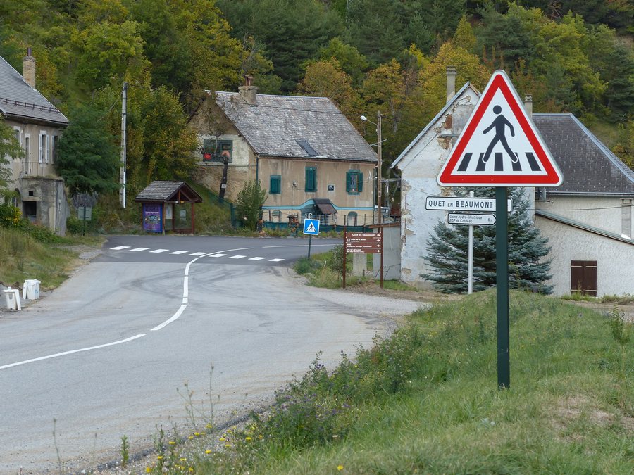 File:N85 panneau A13b à Quet-en-Beaumont.jpg