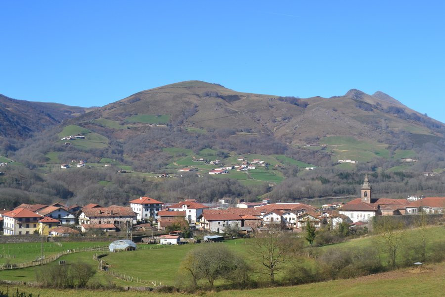 File:Arizkun. Euskal Herria.JPG