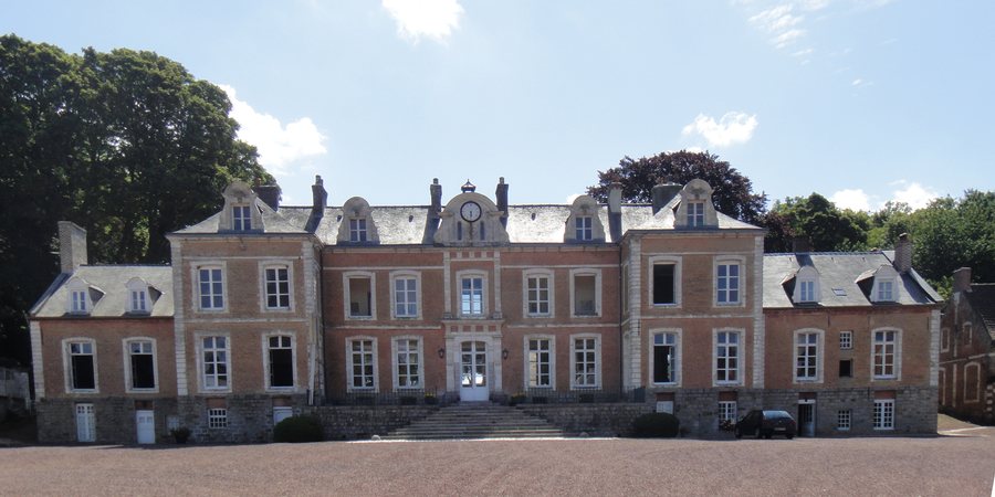 File:Vieil-Hesdin Chateau d'Estruval.jpg