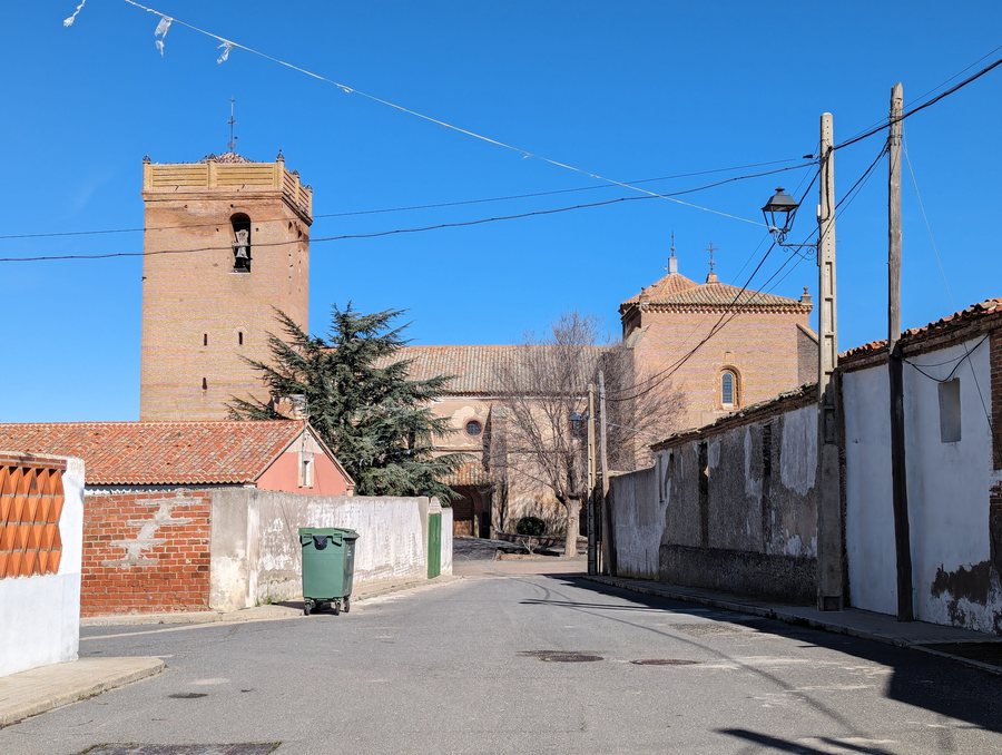 File:Iglesia de la Asunción de Nuestra Señora, Fuente el Saúz 04.jpg