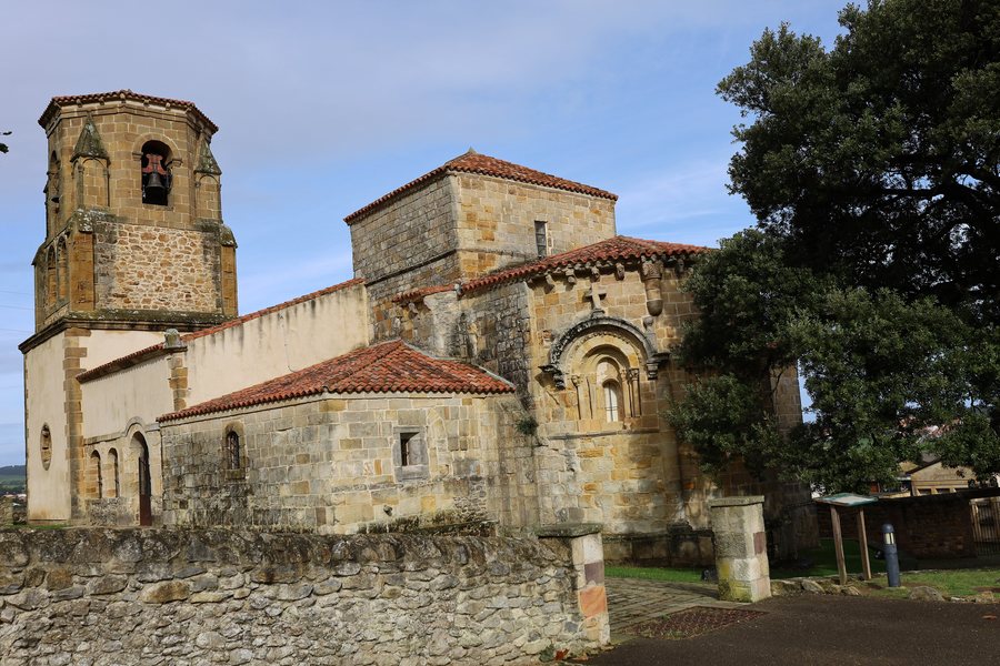 File:Santa María de Bareyo 09.jpg