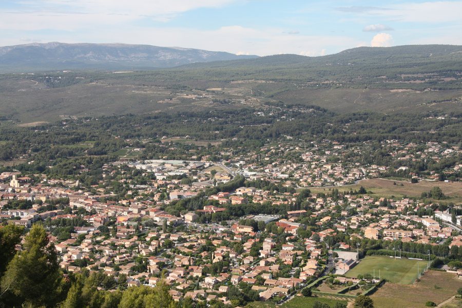 File:View of Le Beausset.JPG