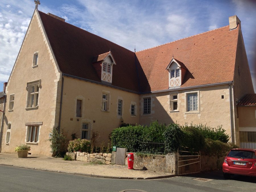 File:Chateau de Vasles.jpg