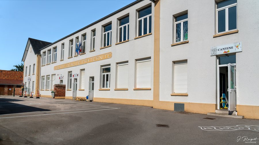 File:Buire-le-Sec - Mairie Ecole.jpg
