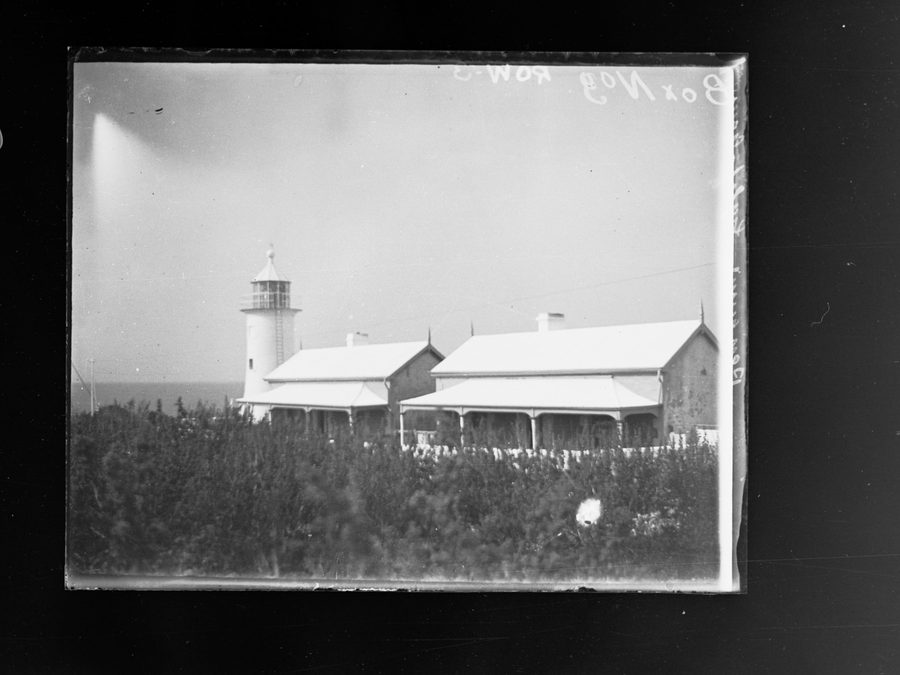 Penguin Island with lighthouse in Rivoli Bay south of Beachport