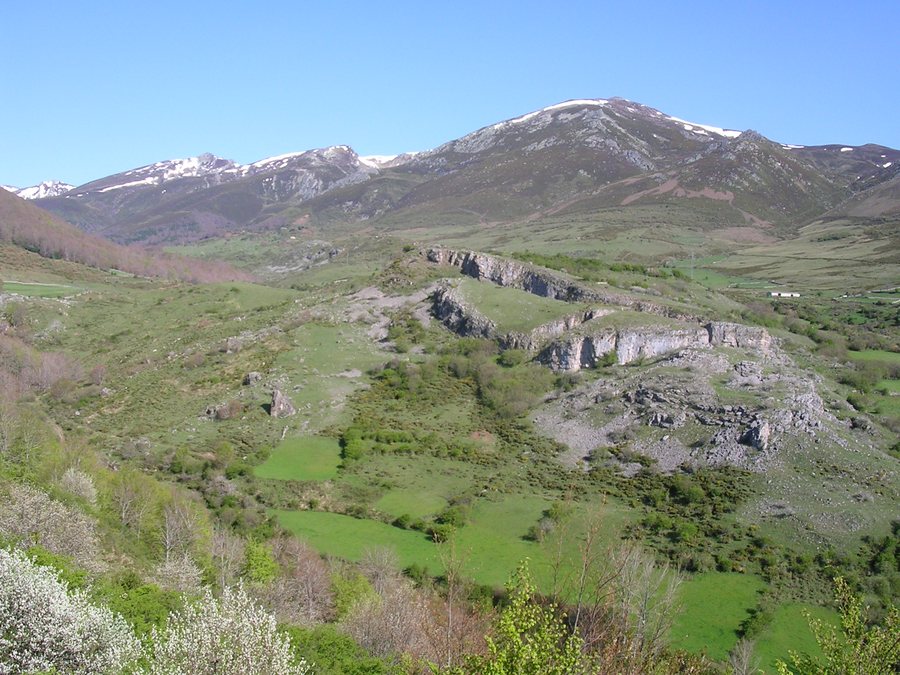 File:Castro la lomba abiada.JPG