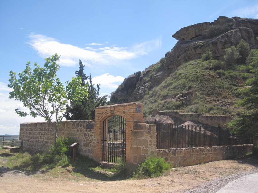File:Aljibe de Castejón del Puente.jpg