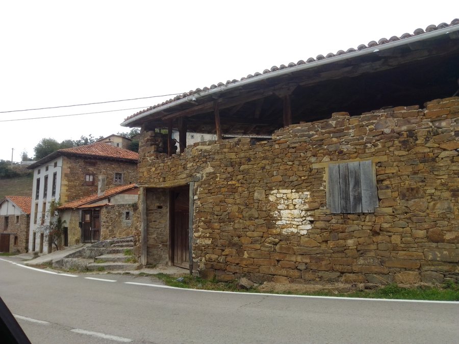 File:Valdeprado (Cantabria).jpg