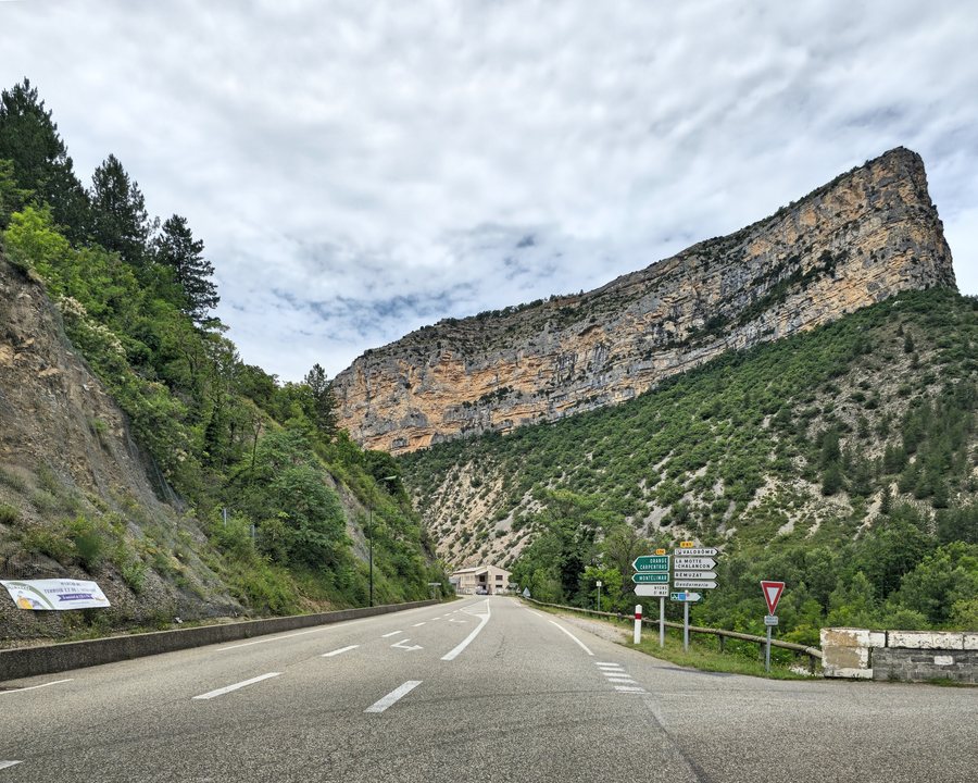 File:Rocher du Caire - D94, Rémuzat, France - July 13, 2024.jpg