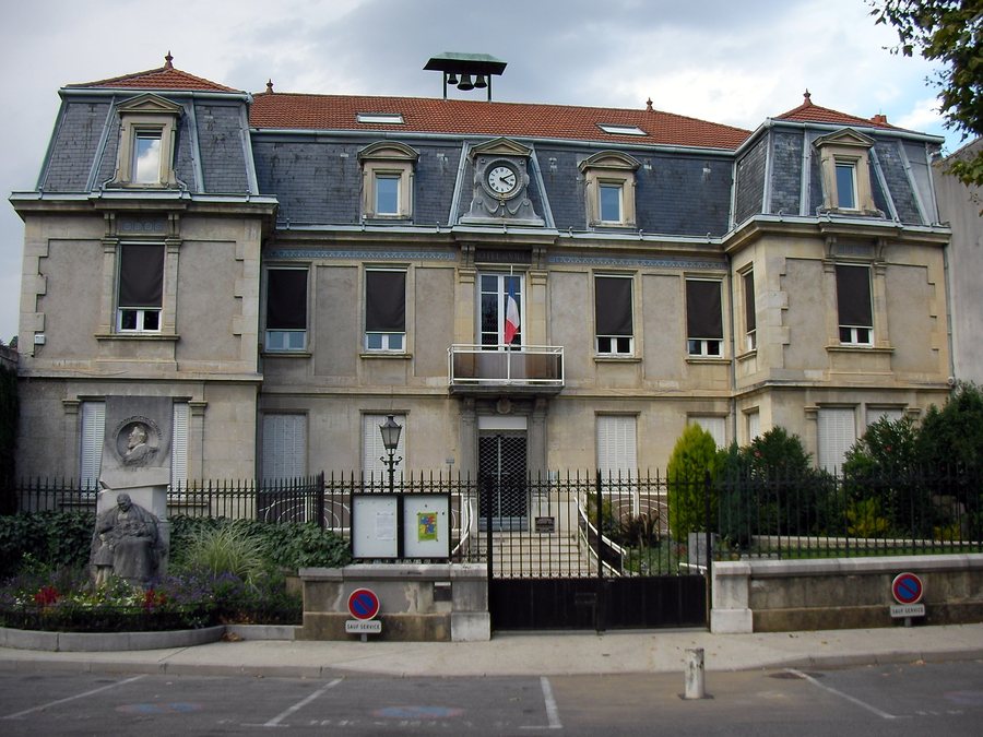 File:Saint-Péray 2010-09-13-094.jpg