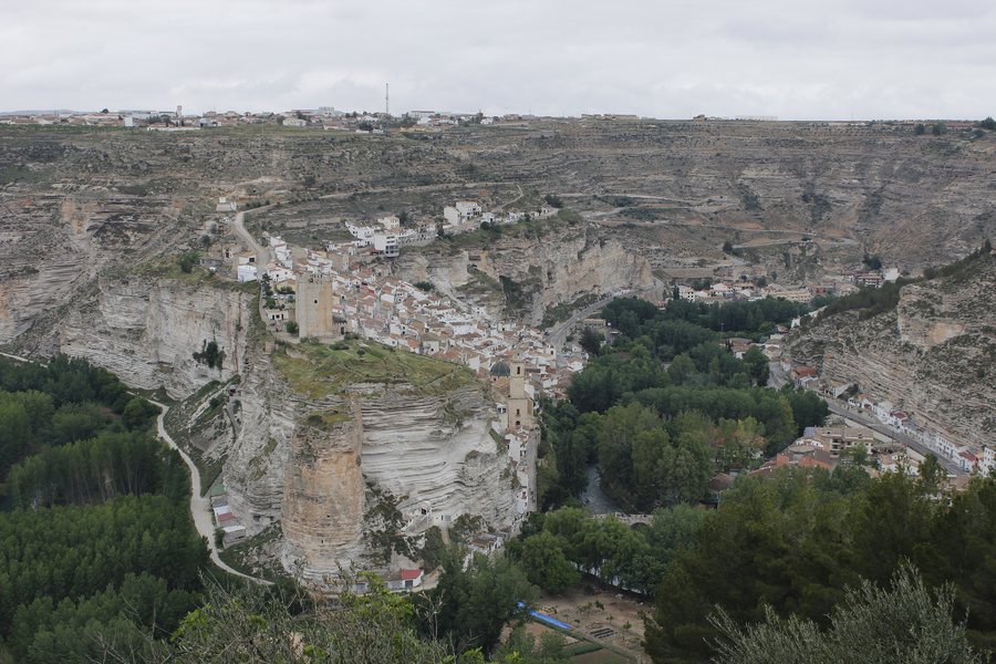 File:Vistas de Alcala del Jucar, desde Casas del Cerro.jpg