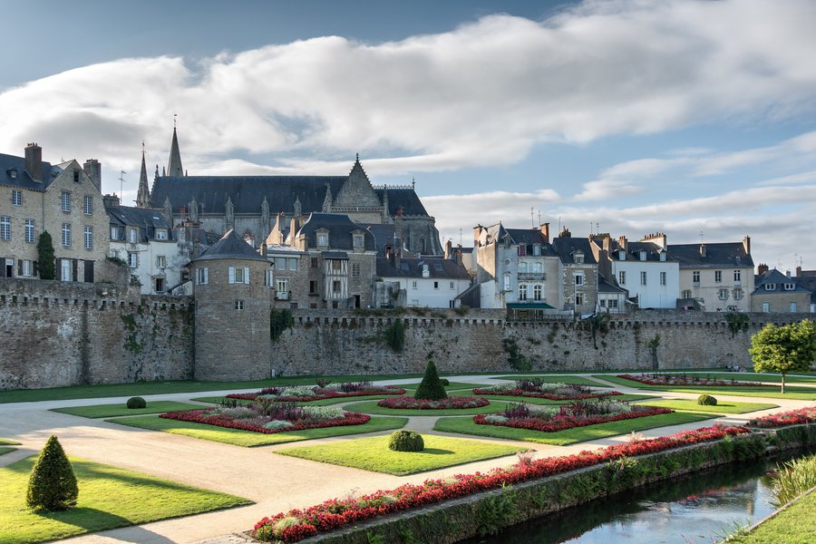 File:Remparts de Vannes - Vannes, France - August 19, 2018 01.jpg