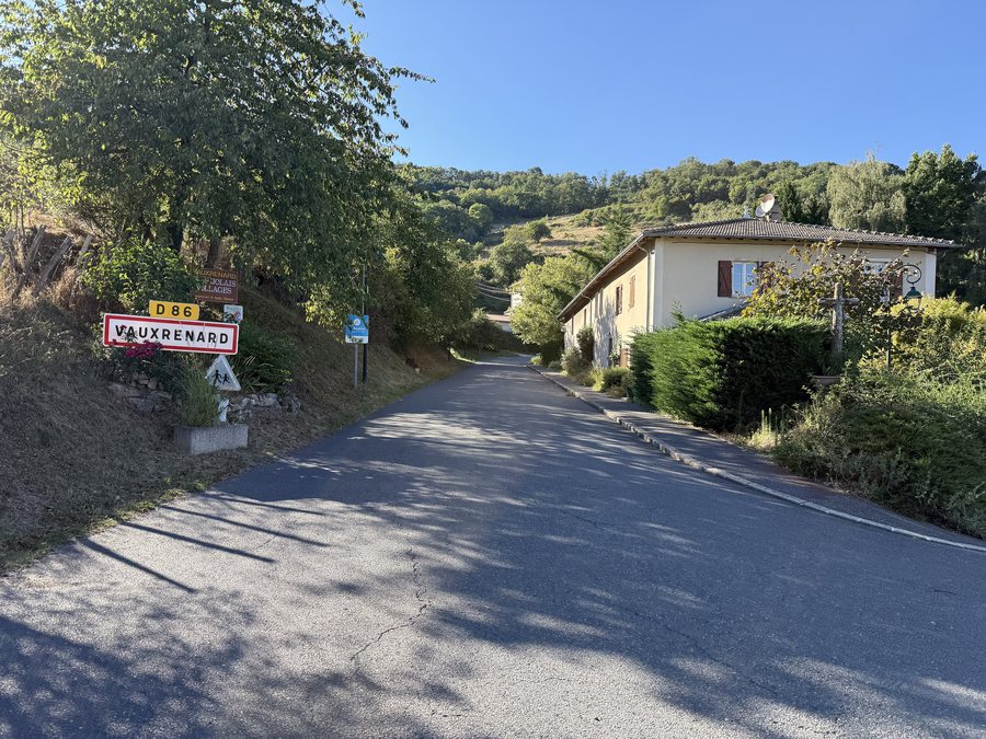 File:Route Bourg - Vauxrenard (FR69) - 2025-08-23 - 1.jpg