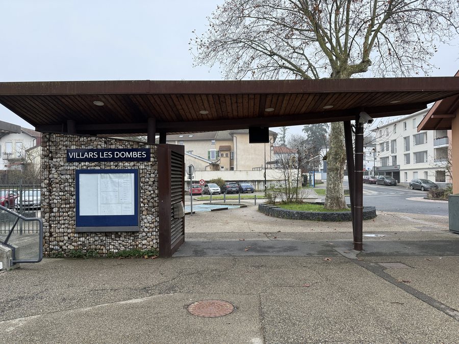 File:Gare Villars Dombes - Villars-les-Dombes (FR01) - 2025-12-23 - 10.jpg