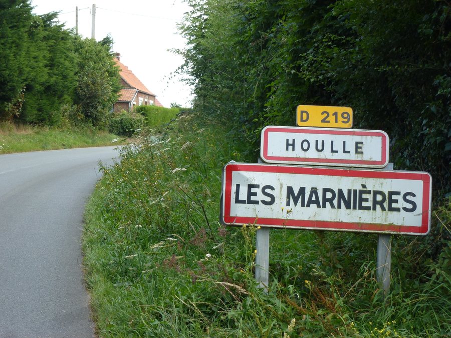 File:Houlle (Pas-de-Calais) city limit sign Les Marnières.JPG