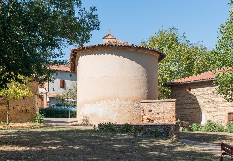 File:Notre-Dame-du-Bout-du-Pont chapel in Lherm (4).jpg