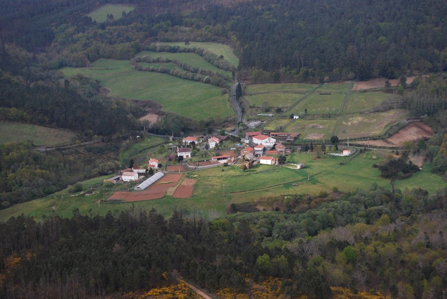 File:Donas, Boqueixón.jpg