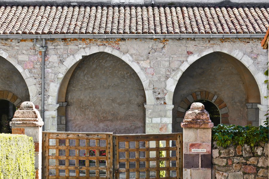 File:Monastère de Sauxillanges 16-07 MH-PD 0927.jpg