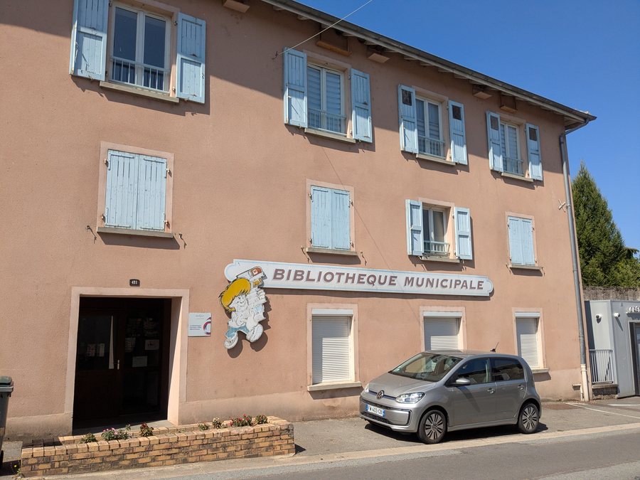 File:Monsols - Bibliothèque municipale (août 2025).jpg